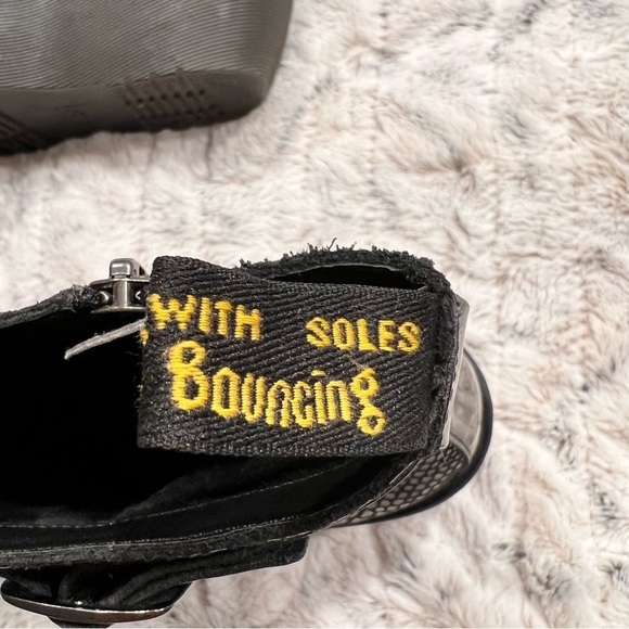 NWOB Dr. Martens Caitlin Black Snakeskin Platform Boots Sz-6 - Picture 9 of 11